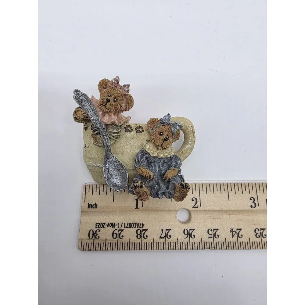 Boyds Bears & Friends Bearware Collection Pin/Brooch Prissie‎ & Missie Fixin Tea